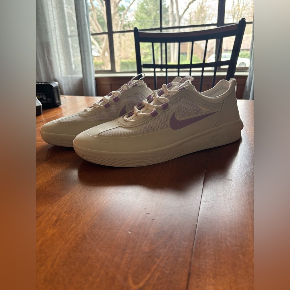 Nike SB Nyjah Free 2 Sneaker - never worn size 13